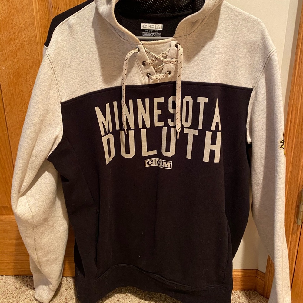 University Minnesota Duluth Hockey Sweatshirt